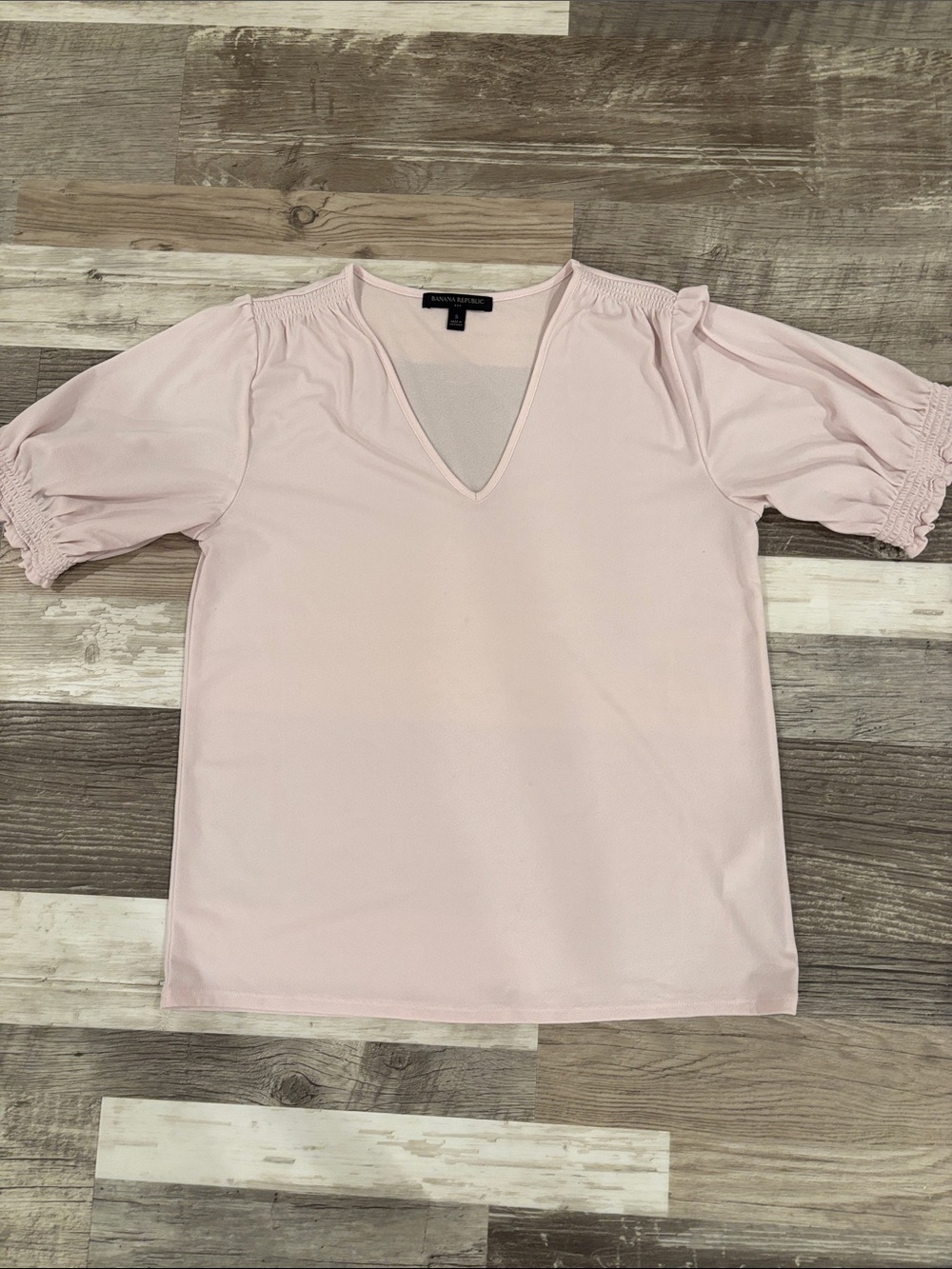 Banana Republic Factory Light Pink V-Neck Puff Sleeve Blouse